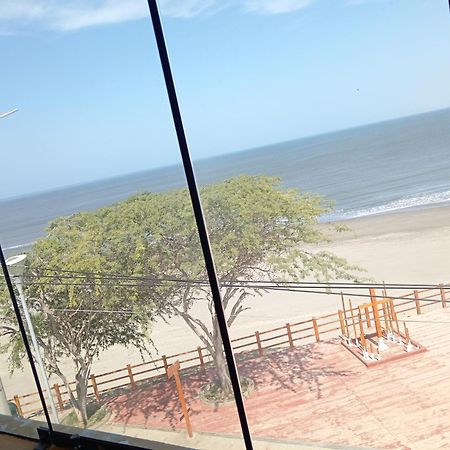 Hospedaje Restaurante El Hombre Puerto Chicama Exteriér fotografie